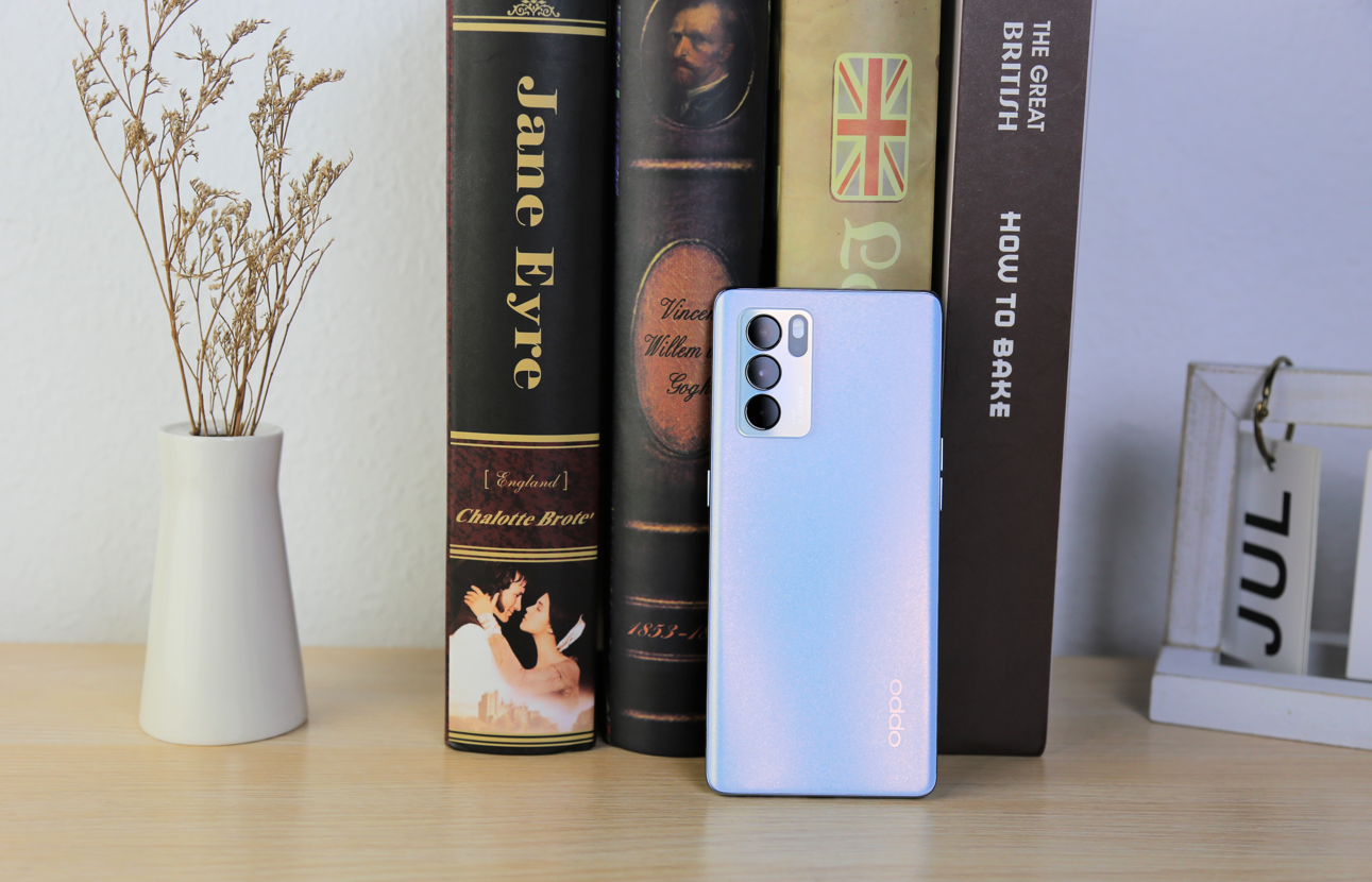 软件|一套衣服配11种妆容？暑期旅行带上Reno6 Pro，每张都是私人订制