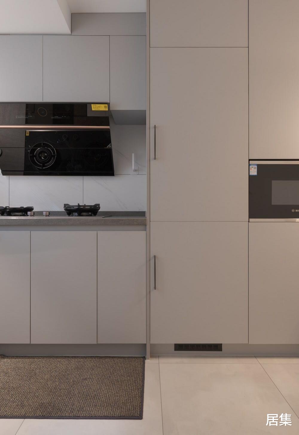 一家三口的房,采用合理的收纳,让整个室内变得美观又大气