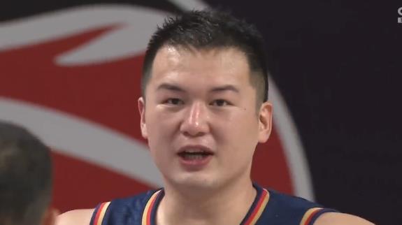 可馨育娃|3分钟被轰14-0!同曦篮板球被碾压,西热力江的表情看起来很着急