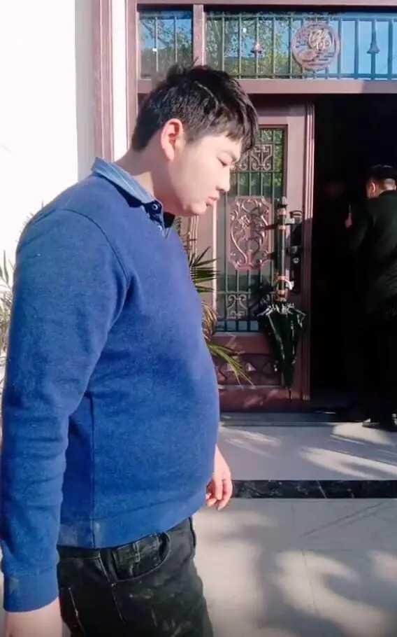 陈亚男|要复合？陈亚男删除离婚声明，大包小包探望大衣哥，小伟全程冷漠