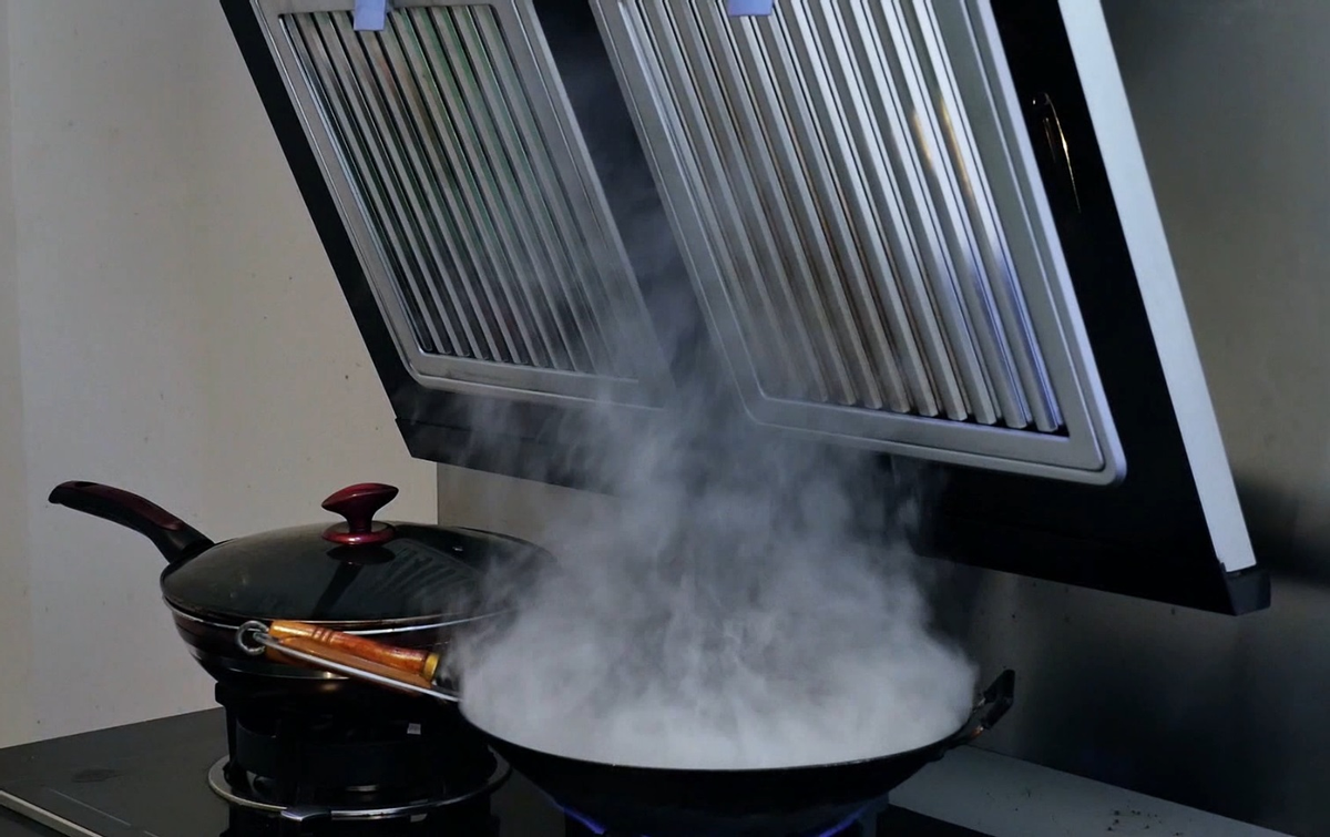 熊猫医学社|35岁全职妈妈确诊肺癌,只因做饭时爱做4件事,医生:铁打的肺也经不住这么造