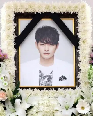 河智苑|突发抑郁，画风诡异，又来一个崔雪莉？