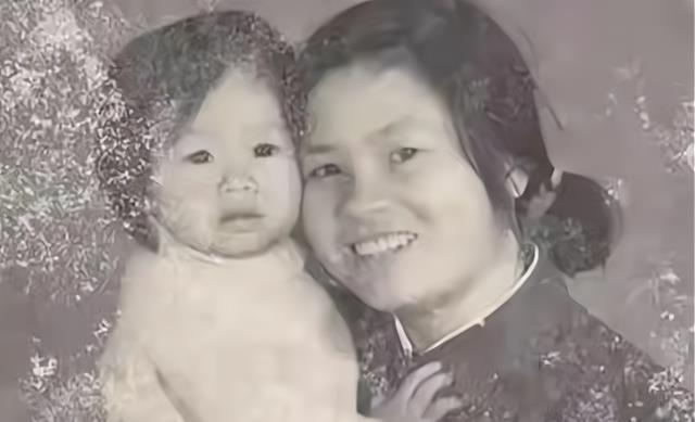 朱丹|朱丹：7岁丧父，继父待自己如亲生，被周一围一包纸巾打动