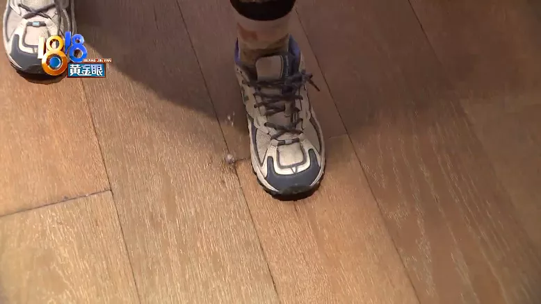 地板一踩就冒水，到底哪里出问题