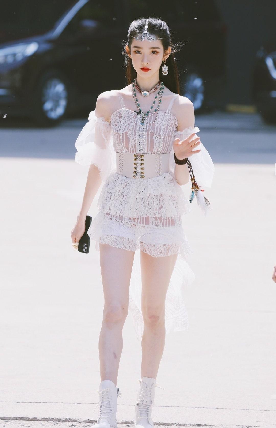 郭德纲|张艺凡颜值又出圈？真人精灵代餐有，网友吐槽美丽废物