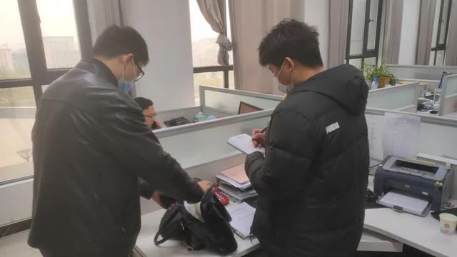 生活报 “最美睡姿”无疑了!背后故事让人心疼