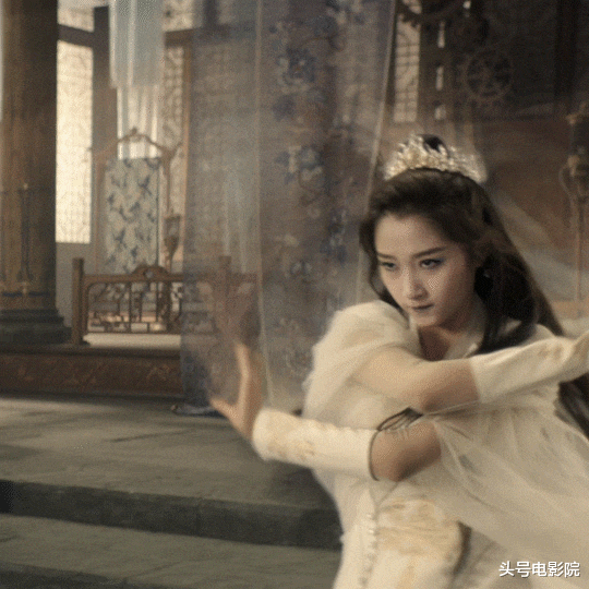 关晓彤|3.8分！姜文胡军出演，陪衬关晓彤，这烂片堪比鹿晗《上海堡垒》