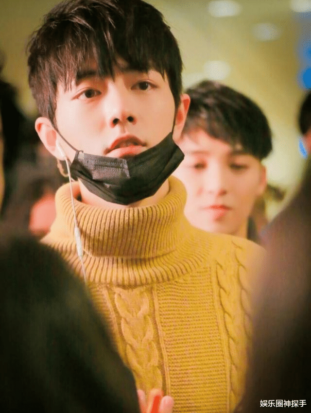 豪门|路人镜头下的肖战——太过真实，让人想脱粉！