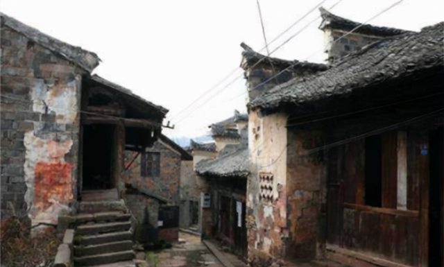 胡小小乖|19岁少女被骗进大山,给38岁大叔生育龙凤胎,找到后却已无法自拔