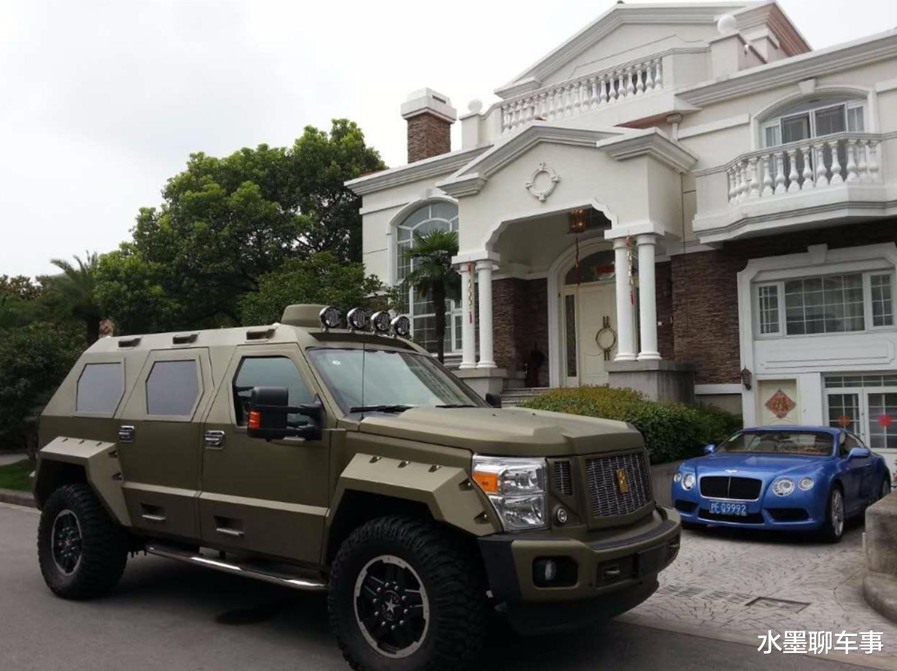 陈小春|陈小春10年都没换过车，看到车牌号网友不淡定了：给我我也不换