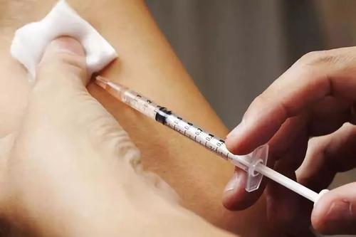 半岛晨报 大连高新区社区卫生中心周末也能接种疫苗了