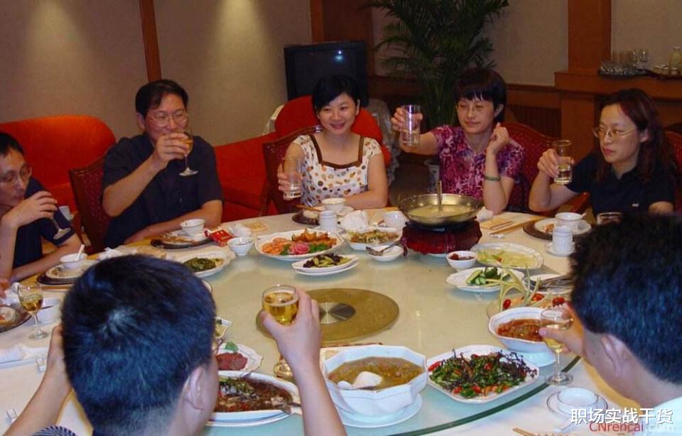 处女座|私下请领导喝酒聊天，掌握三个敬酒的规矩，让领导夸赞你情商高