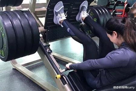 支气管炎|被誉为韩国最美健身达人，这身材让人血脉贲张，女生力量训练真香