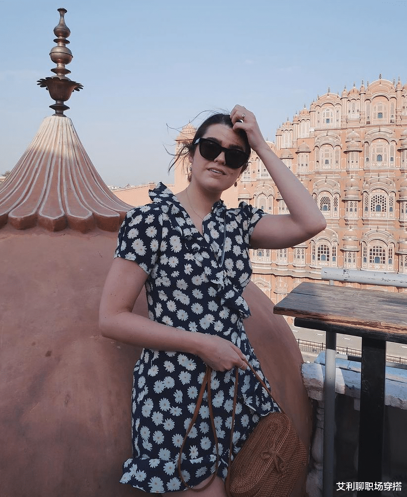 穿衣搭配|发现你的线条美,你会爱上自己独特的曲线感,这个微胖女孩带来全新穿搭灵感