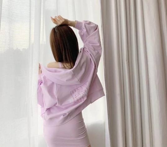 贾乃亮|李小璐穿吊带裙挺胸热舞，贾乃亮餐厅名字有深意？