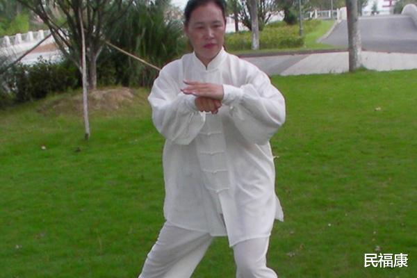 饮食|女性过了50岁，为什么更容易发胖？是胖点好还是瘦点好？