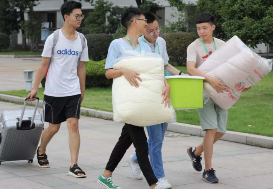 许国利 大学生“私下交易”曝光，只顾贪图享乐，耽误的却是自己的青春