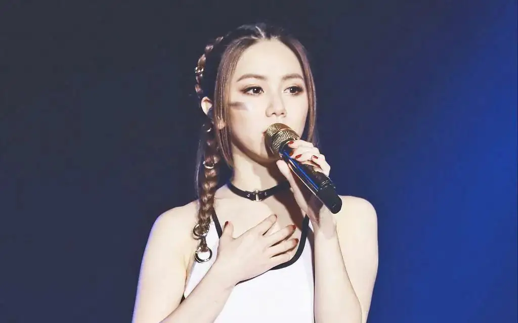 华晨宇|网爆华晨宇2年前逼张碧晨流产，还出轨邓紫棋！