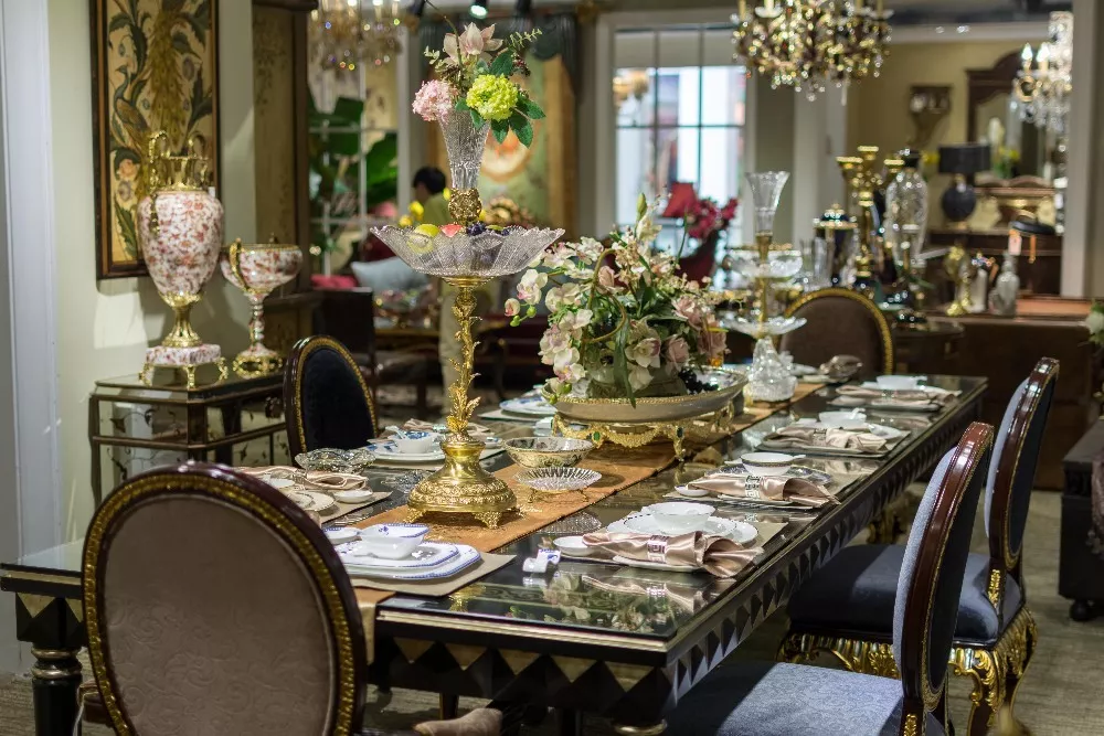 |她是欧洲最美王后，竟然收藏这些东西！有些已经升值数十倍。