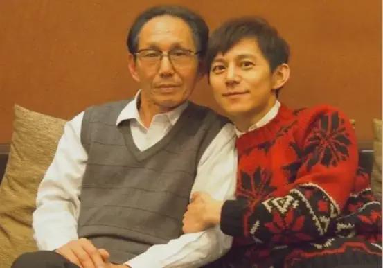 何炅|?七代导演实名举报何炅：祸害青少年，要求广电将何炅逐出娱乐圈