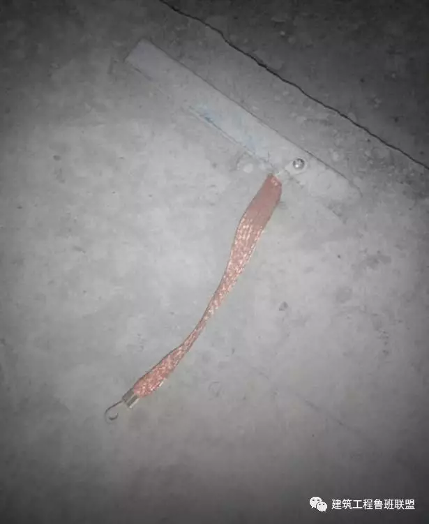 土建采用铝合金模板,机电如何精准预埋?