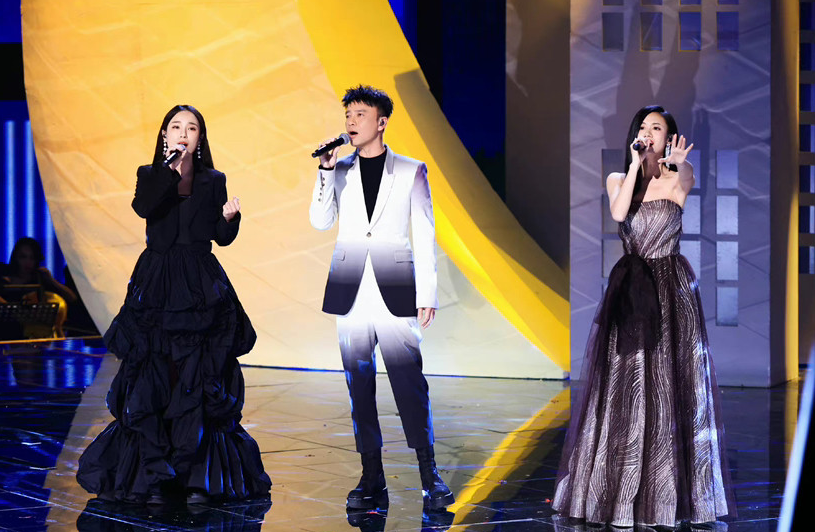 张雨绮|当年汪峰亲手把他淘汰，后来他却满世界开演唱会，网友：好尴尬