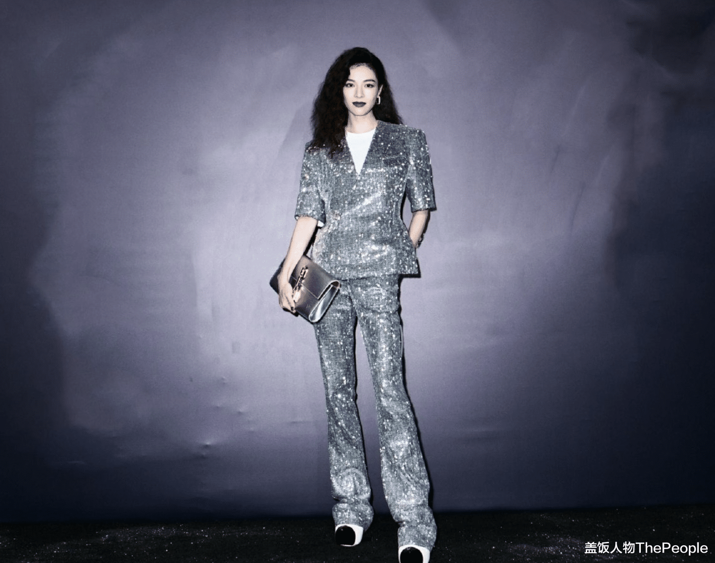 杨幂|港风翻红明星扎堆上身：宋祖儿批量复制经典，杨幂新广告造型被夸