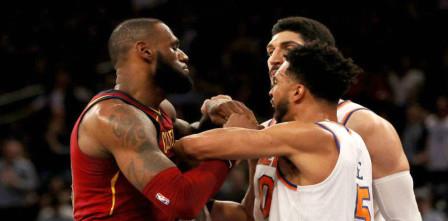 可馨育娃|如果奥尼尔当年遇到的是“小皇帝”詹姆斯，能否创建王朝？