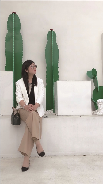 语若语非 常州有位多面娇娃，白天是公司女老总，晚上是评弹女演员，还是……