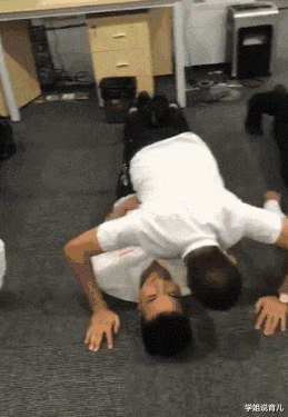 学姐说育儿|“女友在健身房工作，女教练订做的工作服，怪不得一节课800”，哈哈哈哈～