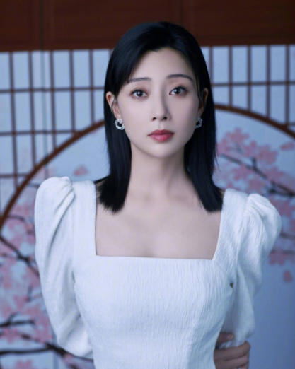 灵熙说珠宝 实力派女演员殷桃,40岁后,少女感更加明显了