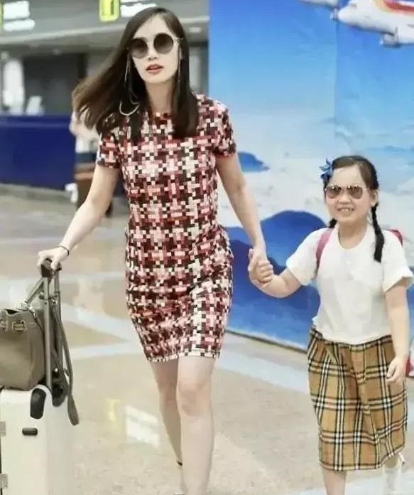 清浅微笑的我|王宝强的女儿也太可爱了吧