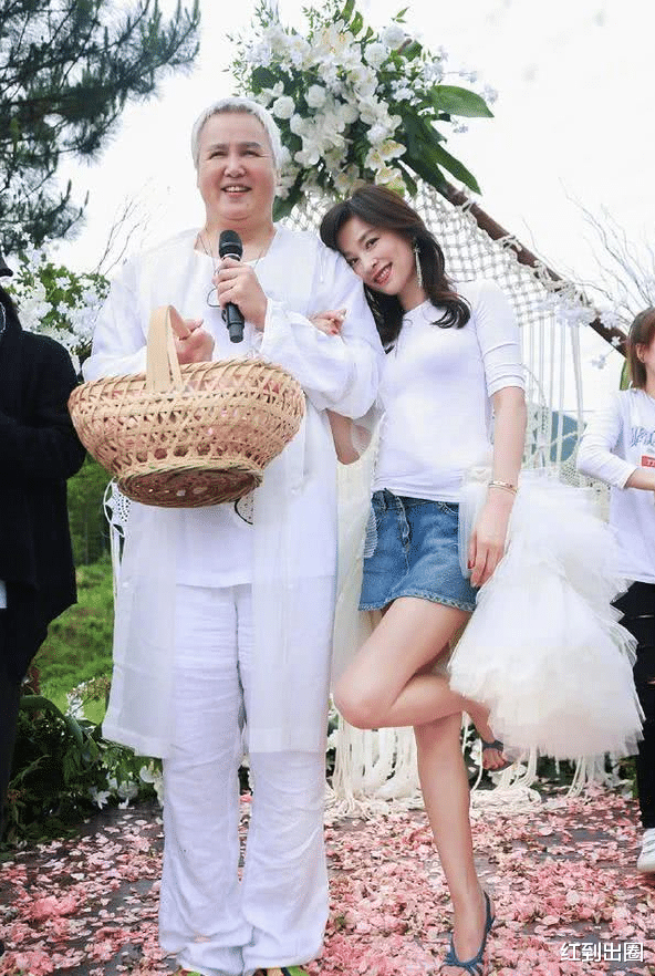 张庭|张庭已下架全部商品！央视记者暗访被拒之门外，员工态度嚣张不配合