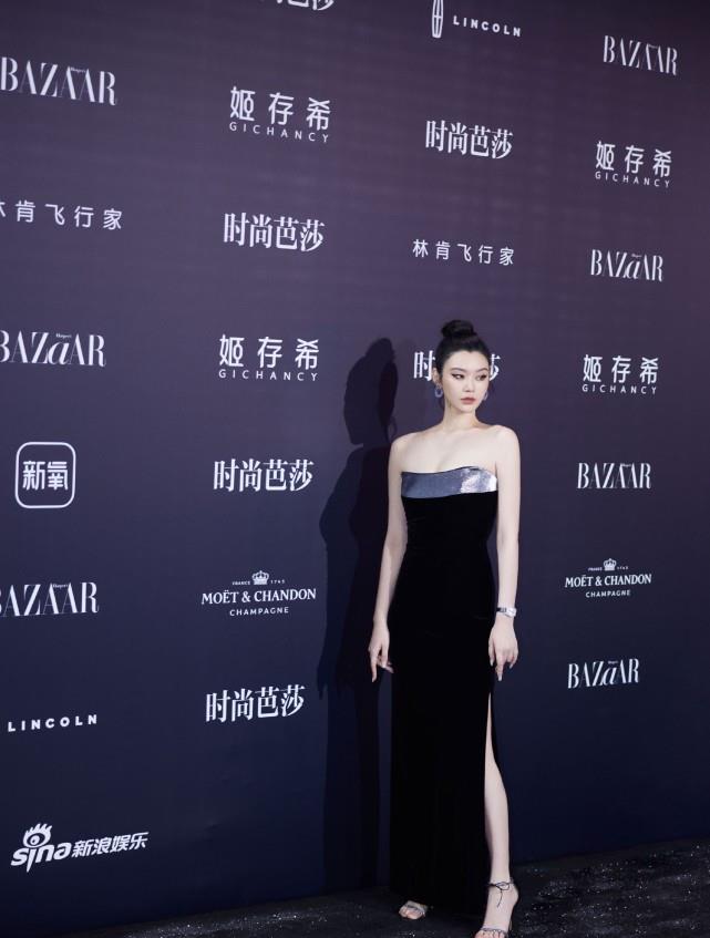 富二代|奚梦瑶怀二胎后现身活动，挺孕肚不再遮掩，嫁豪门后无心再做超模