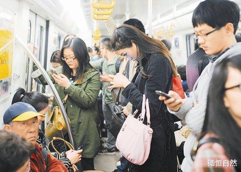 德恒自然 真能耐,都过三站了才知道坐错车了