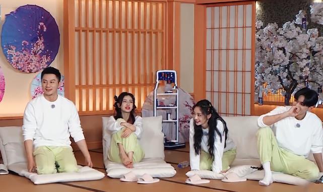 周洁琼|黄旭熙突然躺倒在她身上，周洁琼的“反应”让人心疼，不红的心酸