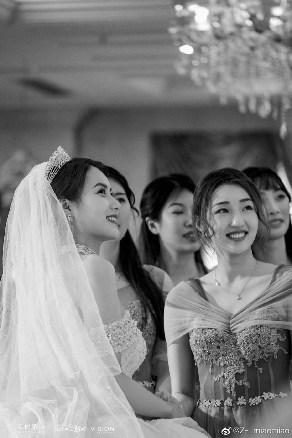 女排|中国女排又一女神嫁人了，穿上婚纱美得动人心魄，与老公甜蜜相拥