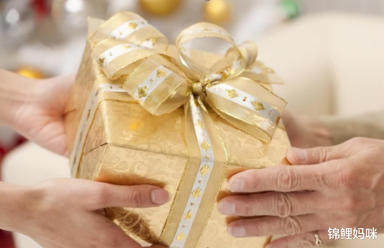 锦鲤妈咪|每年教师节都送礼？家长不妨在4个方面多上心，才是对孩子的帮助