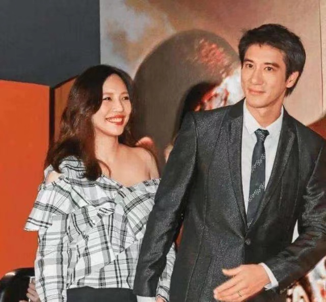 王力宏|台媒再爆猛料！国外召妓送房间，好友：他真的很会玩