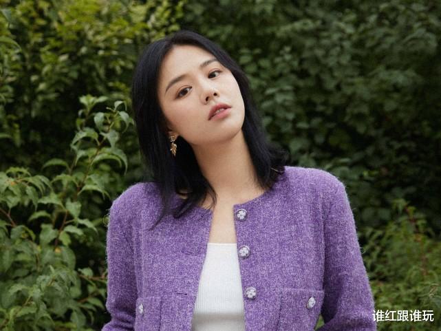 马思纯|马思纯久违的晒全身照，却因用墙挡住肚子，而再度被质疑怀孕