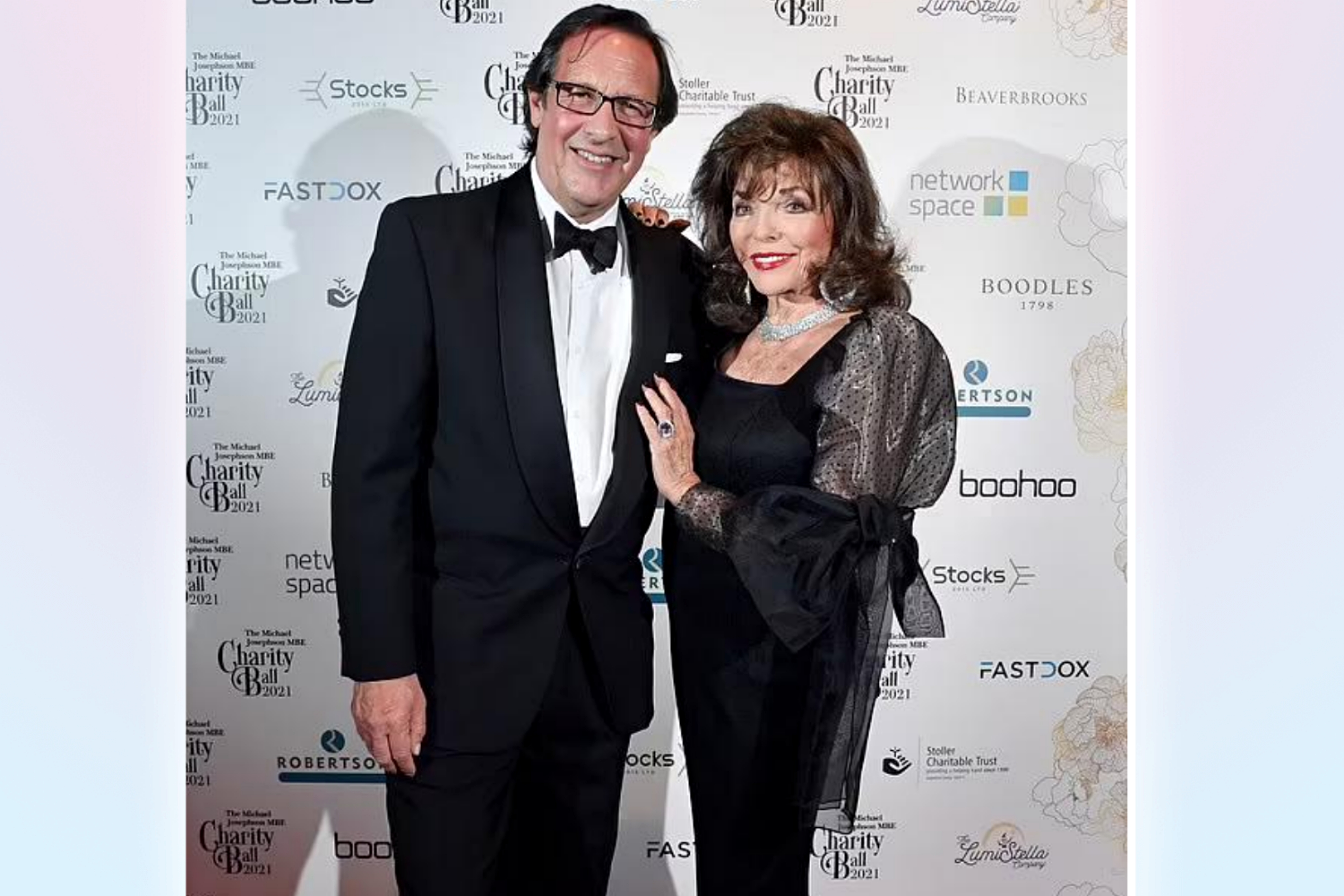 柯林斯|88岁英国“女妖怪”，牵手56岁鲜肉老公，浓妆艳抹当少女