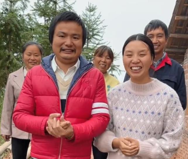 |牛爱芳夫妇翻车后，桃子姐的视频风格也变了，网友：着急变现？