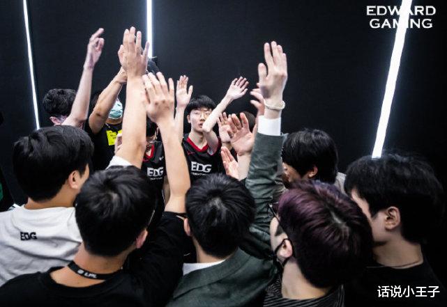 edg战队|“WE要把RNG抬进世界赛”，Scout要给圣枪哥下跪磕头，官博被爆破