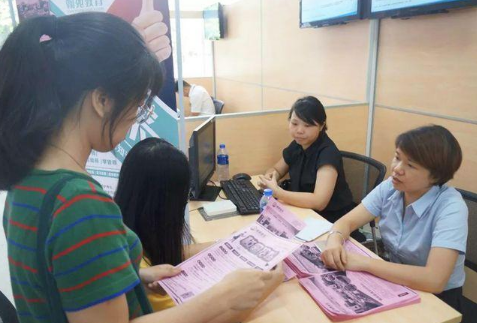 大学生|被现实“击打”的大学生,拿着3000块的月薪,养活自己都困难