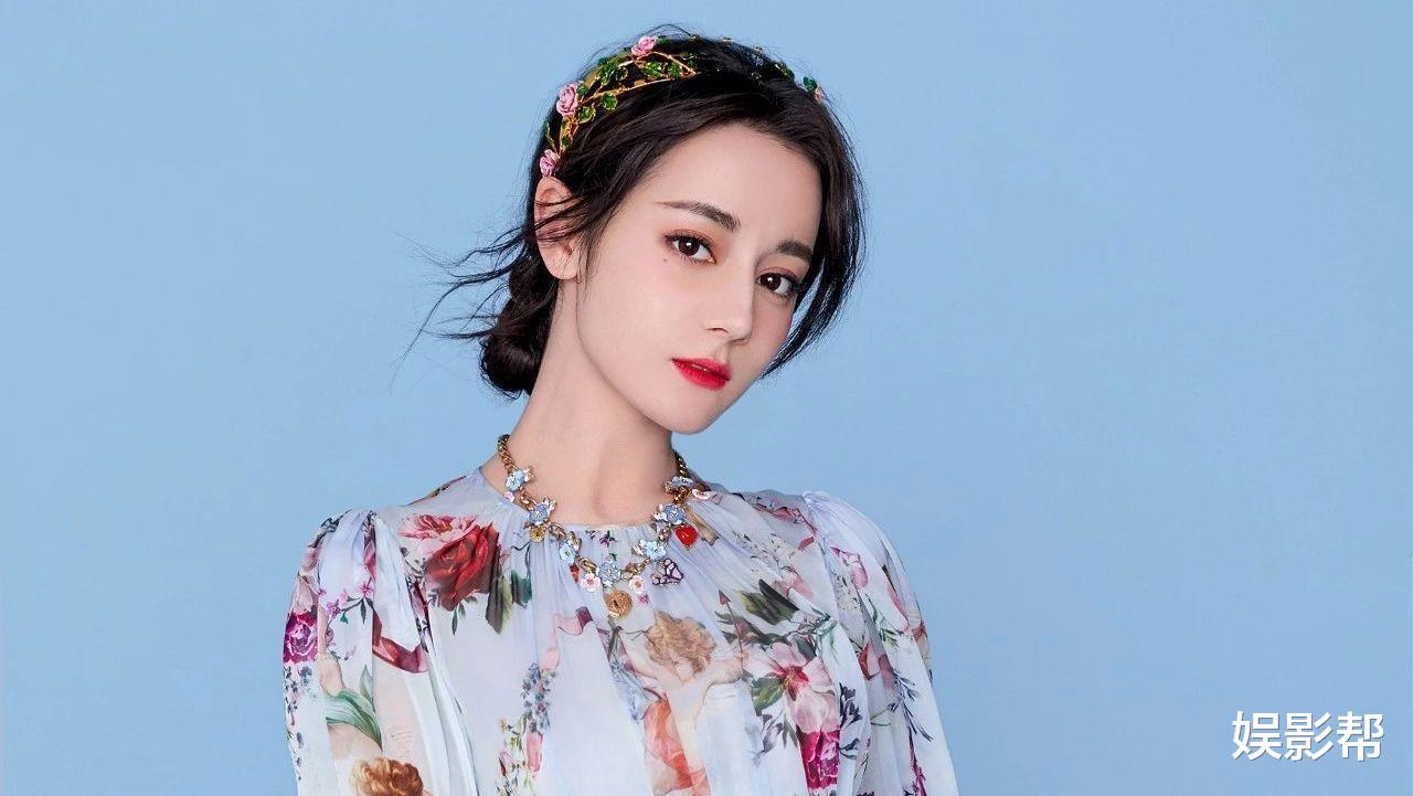 杨幂|刚走红就要解约，杨幂旗下又出了一位“白眼狼”，原来说的就是她