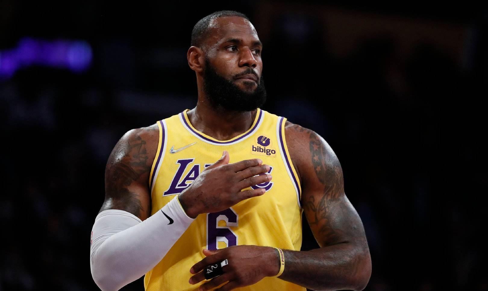 湖人队|NBA常规赛：残阵对残阵，老詹战哈登，湖人捅破篮网