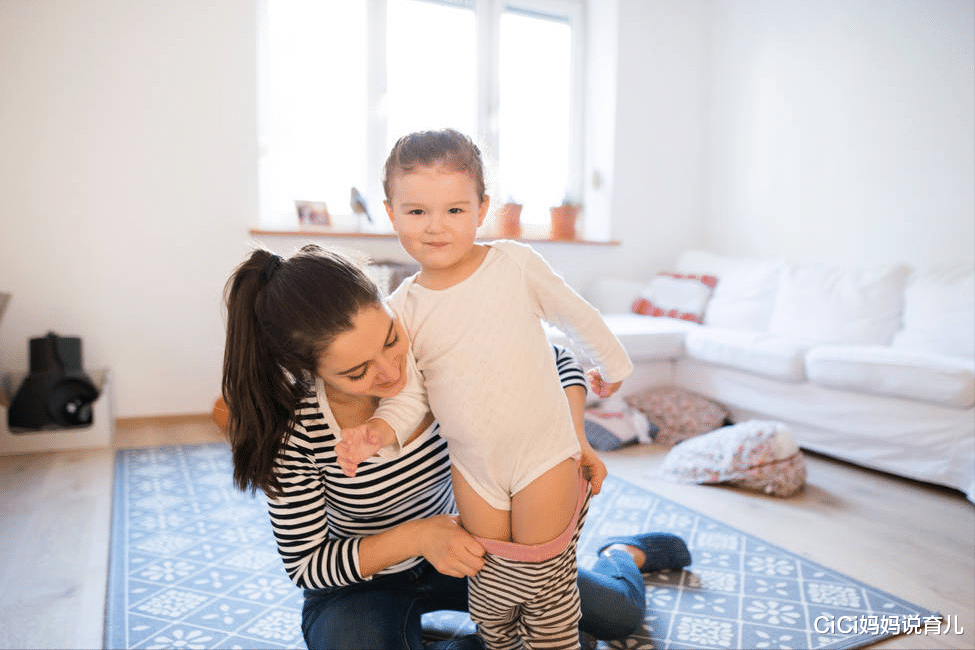 CiCi妈妈说育儿|换季了，别只想着给孩子“加”衣服了，学会怎么“脱”才是技巧活