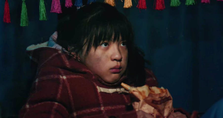 大鹏|3天播放量破4000万，剧情高能到脊背发凉，这剧我只敢从指缝里看