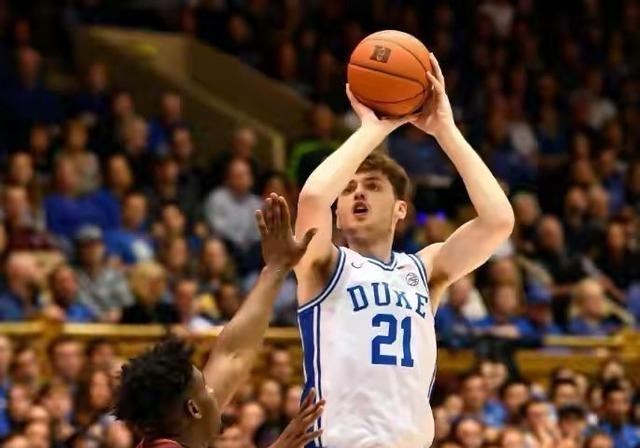 时光小小|斯通淘宝！18+6神射签约火箭，三分超四成，他是下个八千万先生？