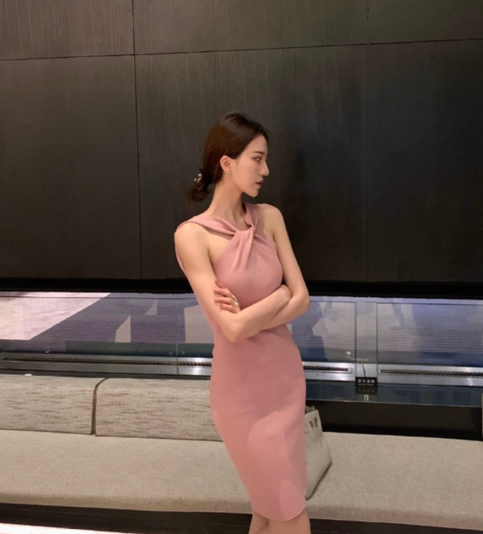 王思聪|网红项思醒订婚照曝光，看清未P图颜值：王思聪说的高端玩家就这？